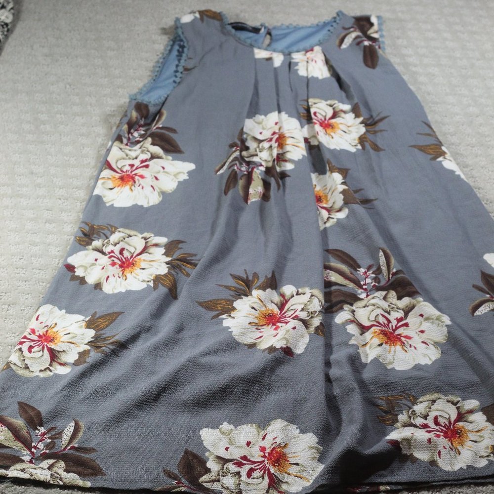 Merokeety Size M Grey Floral Flowy Dress